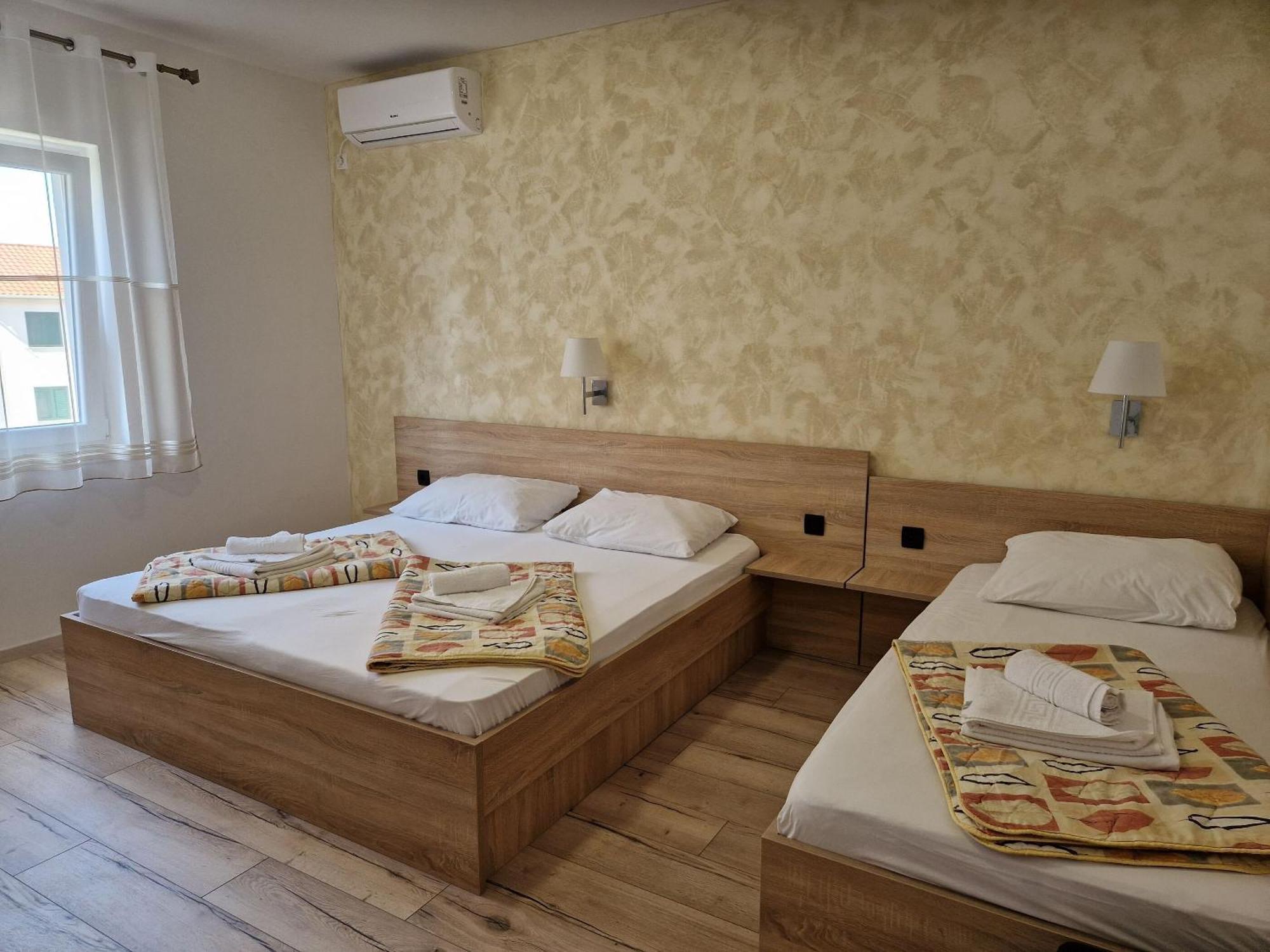 Apartment And Rooms Amenka 诺瓦利娅 外观 照片