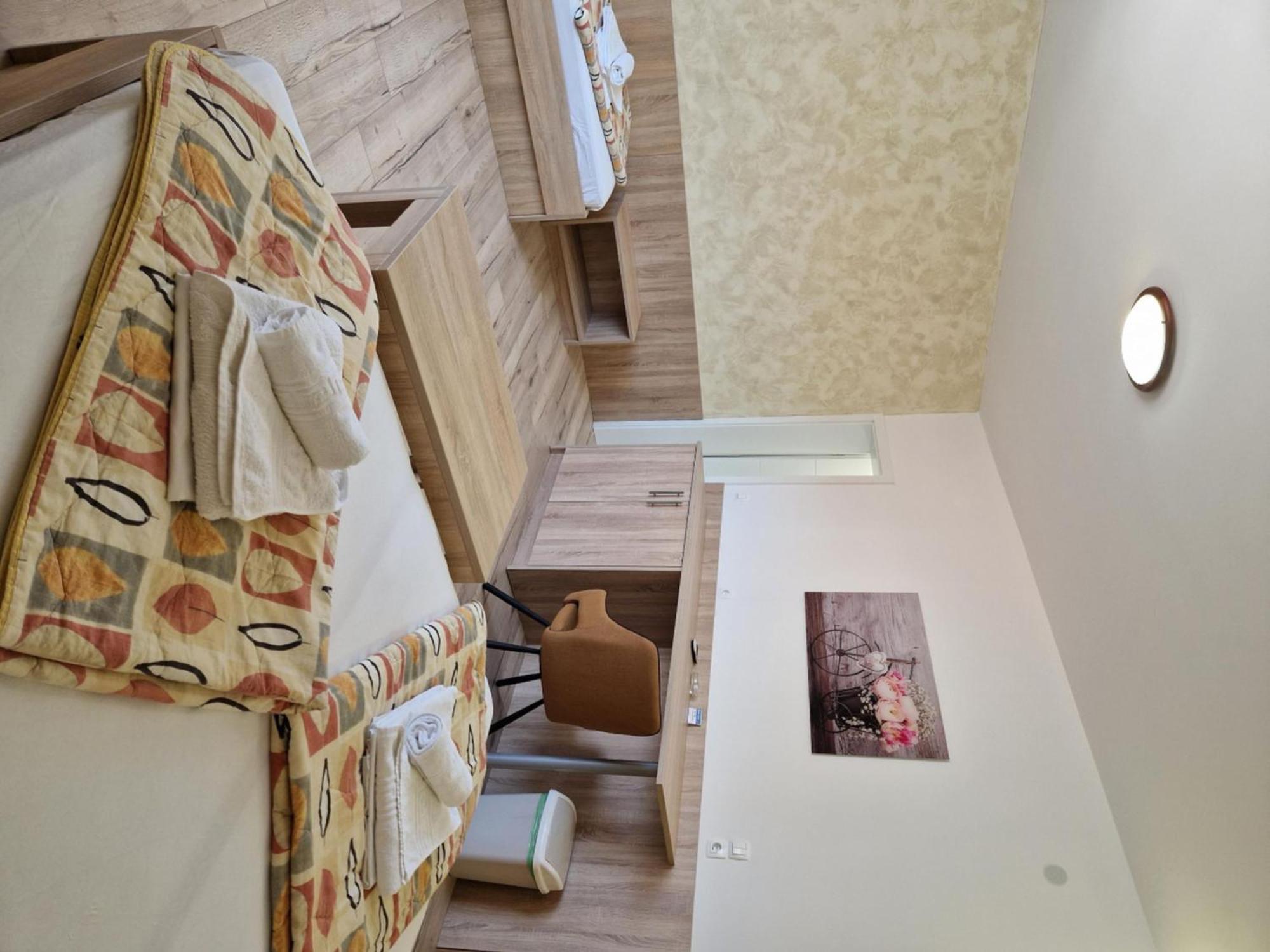 Apartment And Rooms Amenka 诺瓦利娅 外观 照片