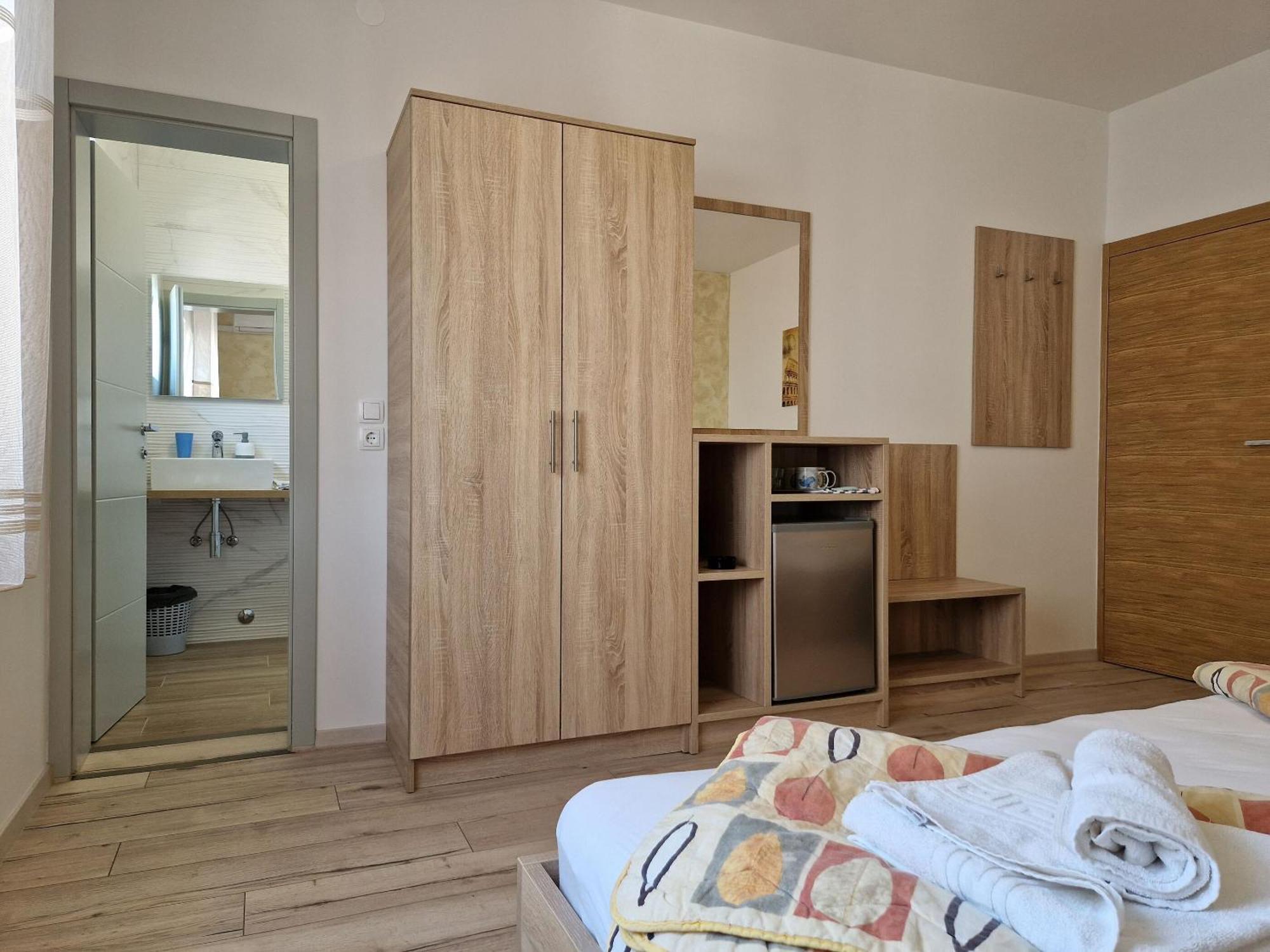 Apartment And Rooms Amenka 诺瓦利娅 外观 照片
