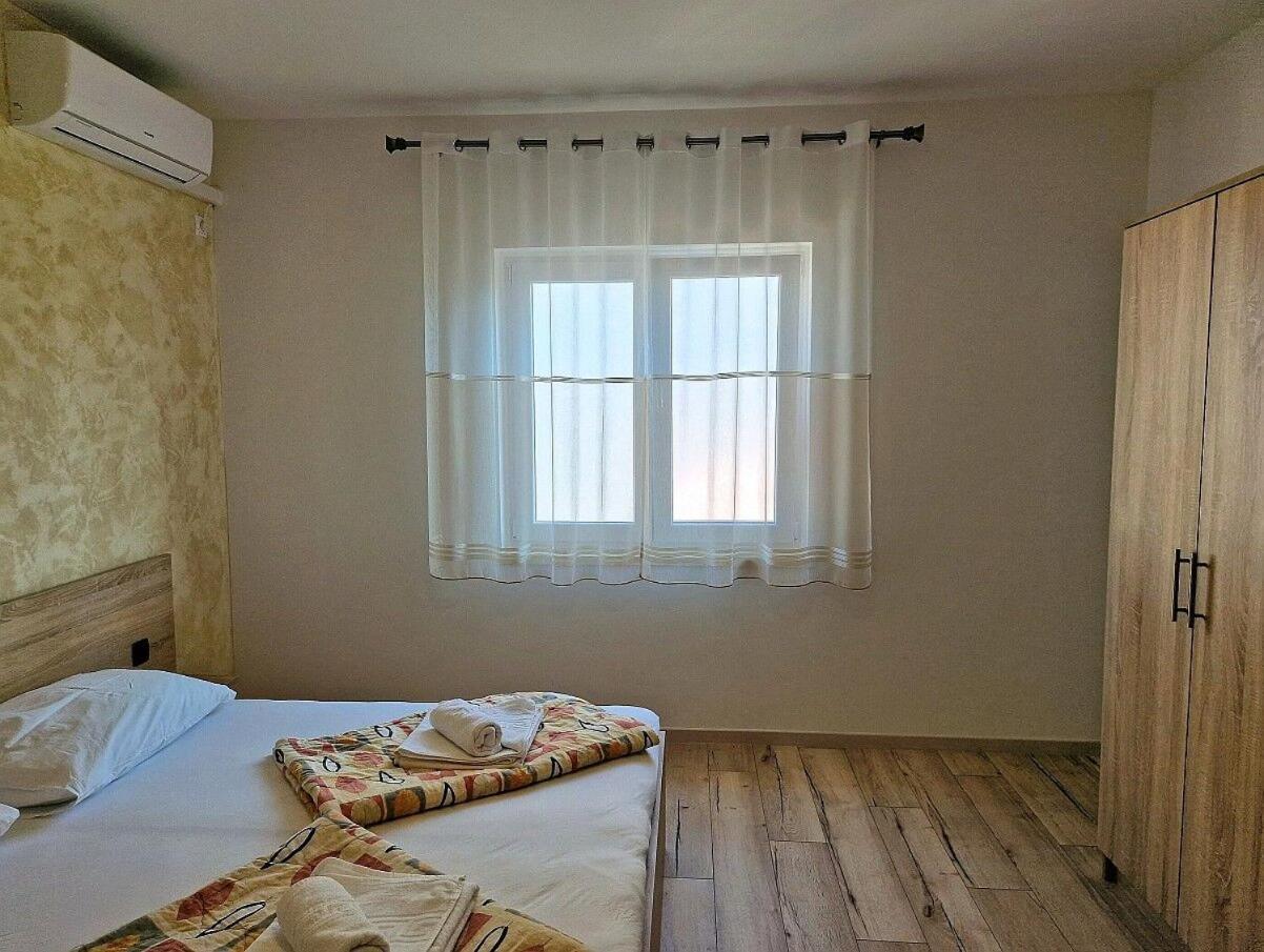 Apartment And Rooms Amenka 诺瓦利娅 外观 照片